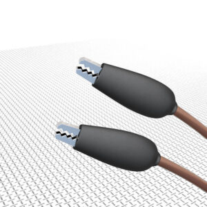 Earthing set for temporary earthing of textiles