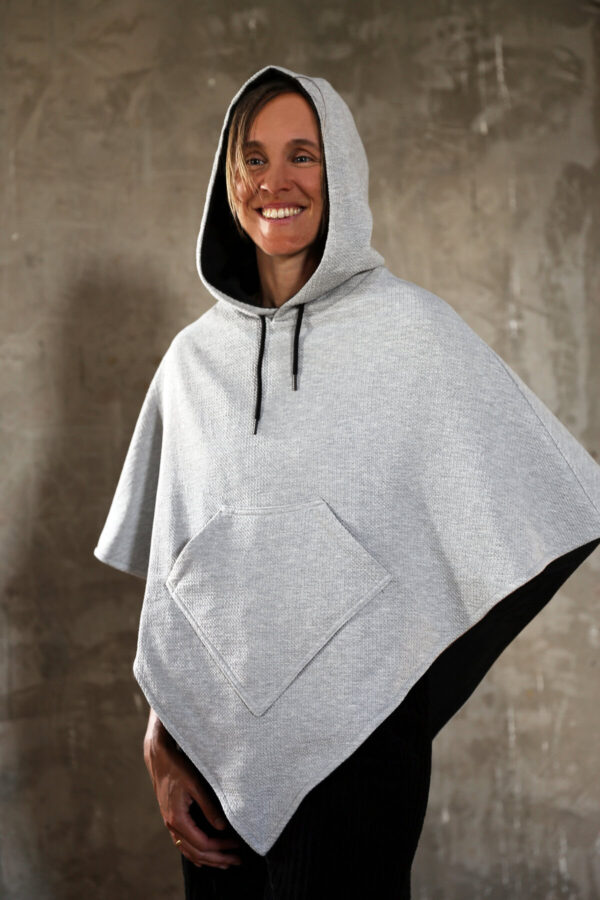 Shielded Poncho Viggo - Image 4