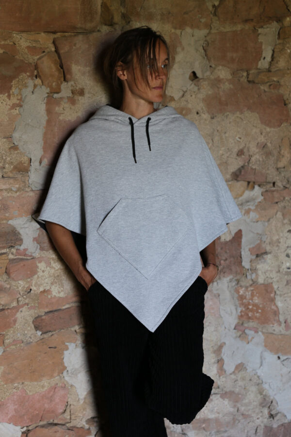 Shielded Poncho Viggo - Image 3